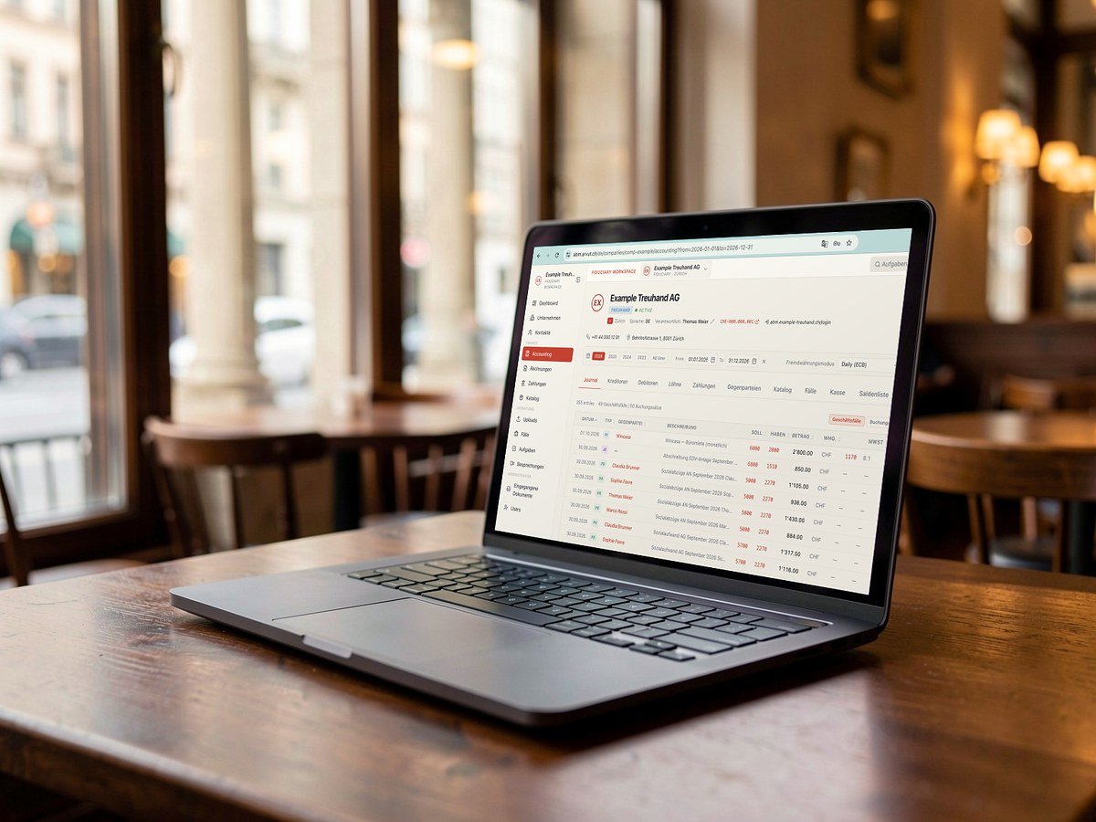 Ein AWC-Notebook in einem Café in der Altstadt